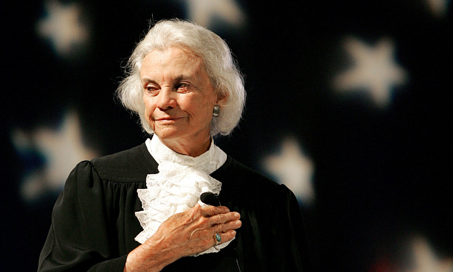 SANDRA DAY OCONNOR U.S. Supreme Court Justice Sandra Day O'Connor pledges alligence to the flag Saturday, Sept. 17, 2005 at an open-air Immigration and Naturalization citizenship hearing in Gilbert, Ariz. Justice O'Connor presided over the citizenship hearing where 52 nationals from 17 countries took the oath of citizenship to the United States. (AP Photo/Matt York)